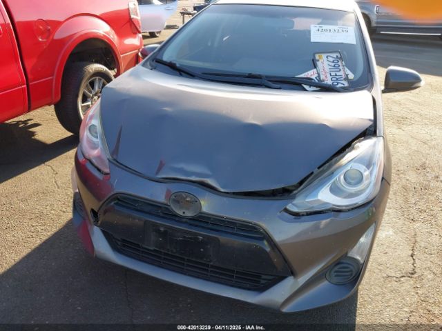JTDKDTB37F1113016 Toyota Prius C Two