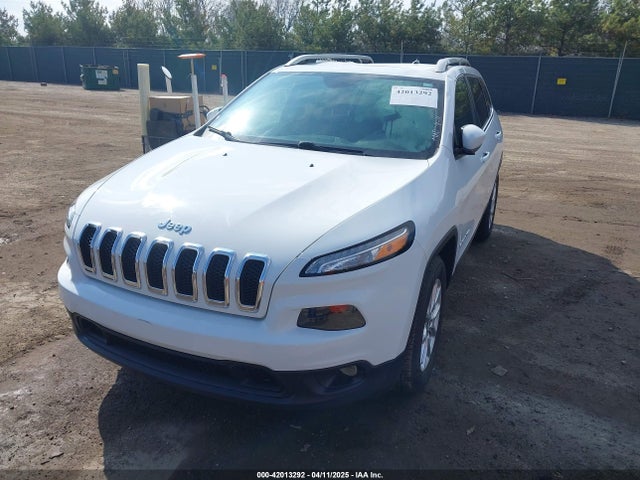 1C4PJMCS8GW157492 Jeep Cherokee Latitude