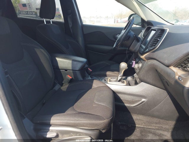 1C4PJMCS8GW157492 Jeep Cherokee Latitude