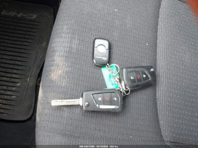 NMTKHMBX7KR079751 Toyota C-HR LE