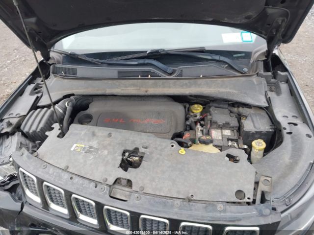 3C4NJDBB2JT108035 Jeep Compass Latitude 4x4