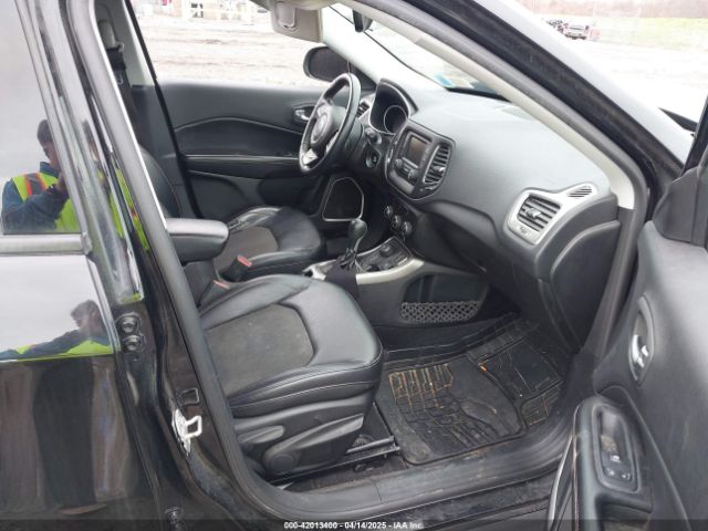 3C4NJDBB2JT108035 Jeep Compass Latitude 4x4