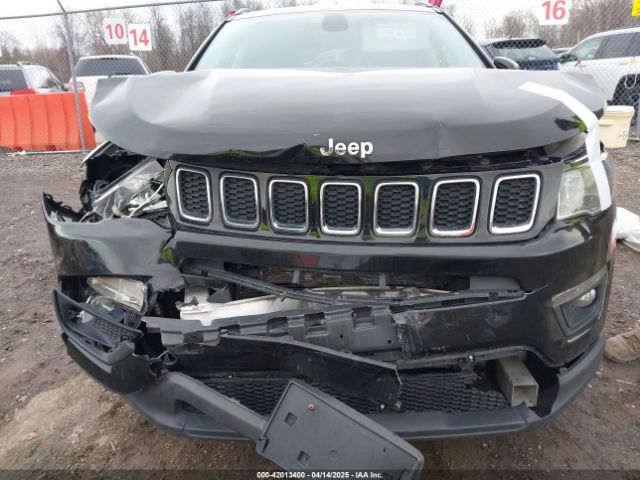 3C4NJDBB2JT108035 Jeep Compass Latitude 4x4