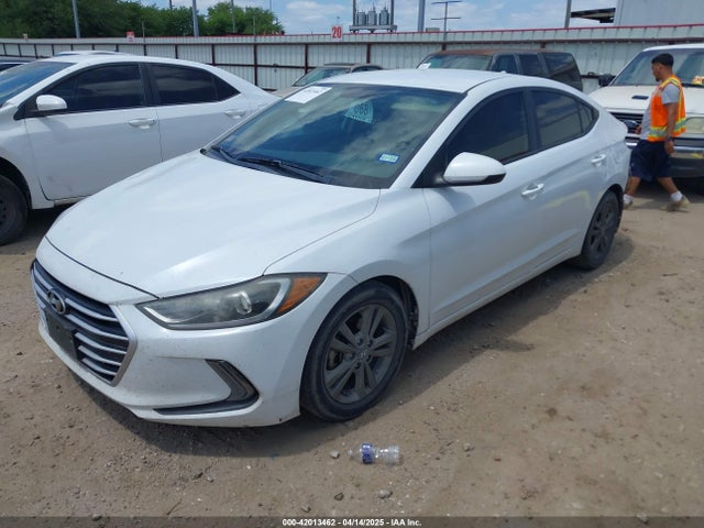 Hyundai ELANTRA SE 2017 5NPD84LF7HH047574 Image 2