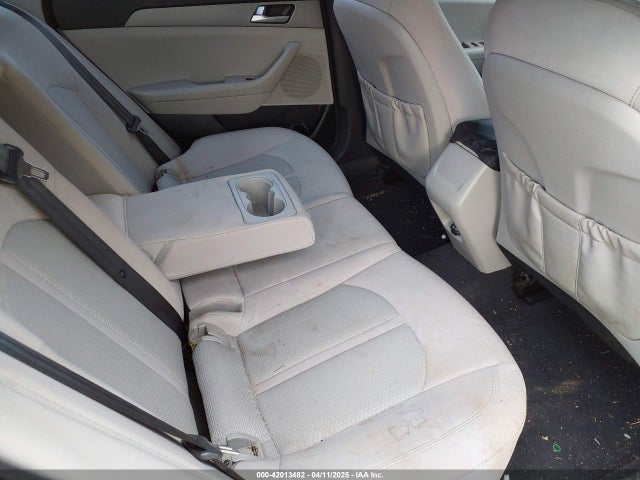 5NPE24AF1FH156974 Hyundai SONATA SE