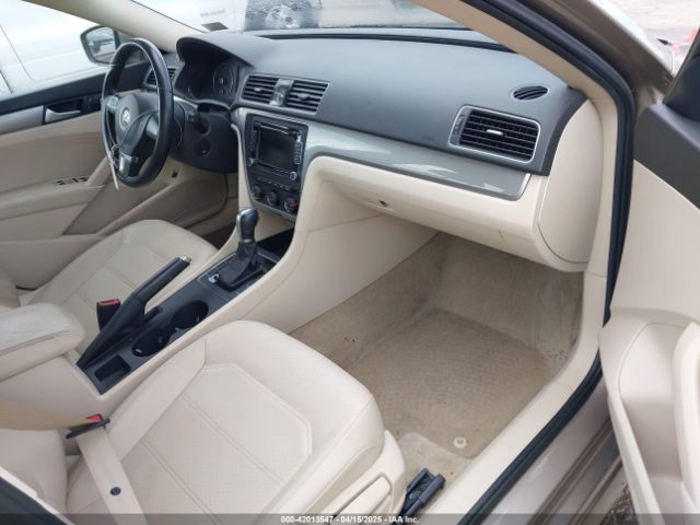 1VWAT7A32FC120769 Volkswagen Passat 1.8t Limited Edition