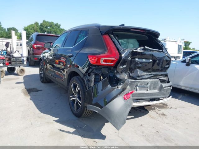 YV4L12UJ1S2557593 Volvo Xc40 B5 Core Bright Theme