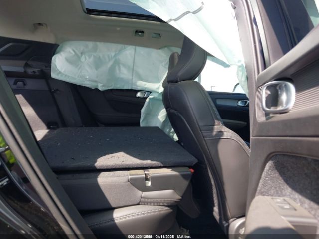 YV4L12UJ1S2557593 Volvo Xc40 B5 Core Bright Theme