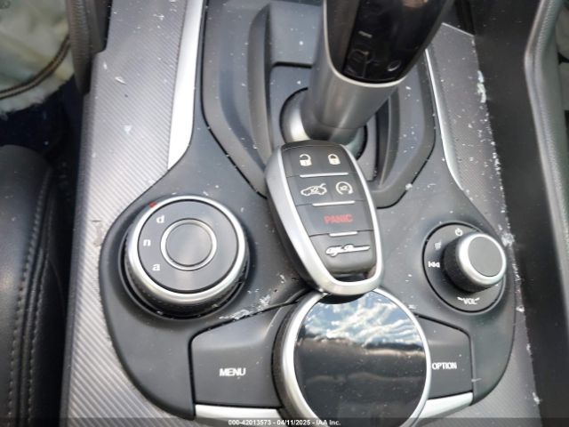 ZARFAECN0J7595698 Alfa Romeo Giulia Ti Sport Rwd