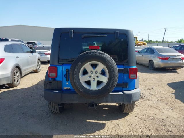 1C4BJWDG3GL306487 Jeep Wrangler Unlimited Sport
