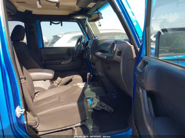 1C4BJWDG3GL306487 Jeep Wrangler Unlimited Sport