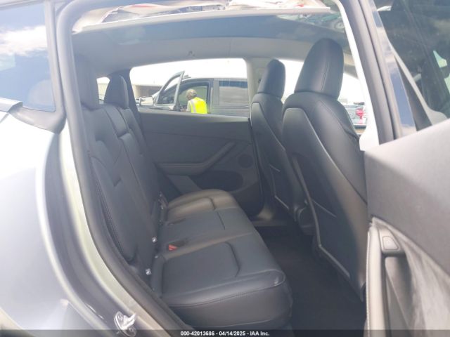 2025 TESLA MODEL Y 7SAYGDED7SA357679 Photo 7