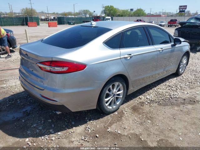 3FA6P0HD8LR255812 Ford FUSION SE