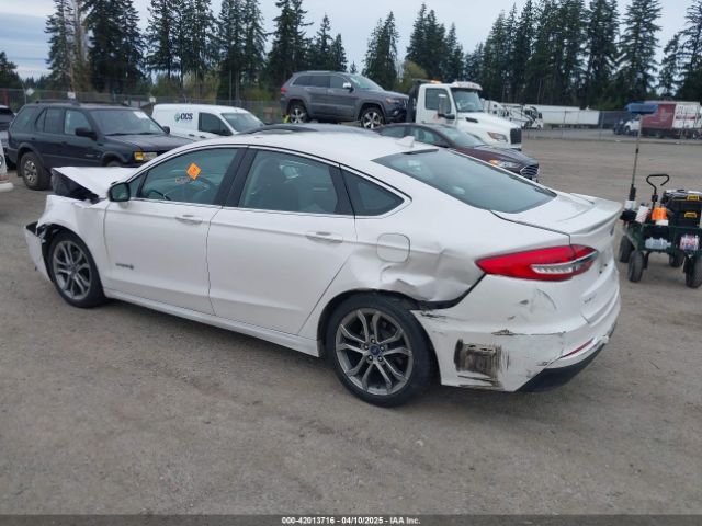 3FA6P0RU0KR227368 Ford Fusion Hybrid Titanium