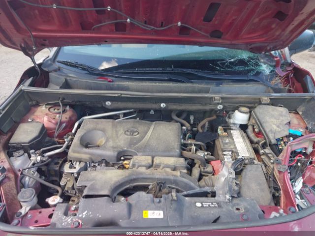2T3H1RFV0KW040262 Toyota RAV4 LE