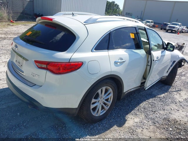 JN8CS1MU5FM381828 Infiniti QX70