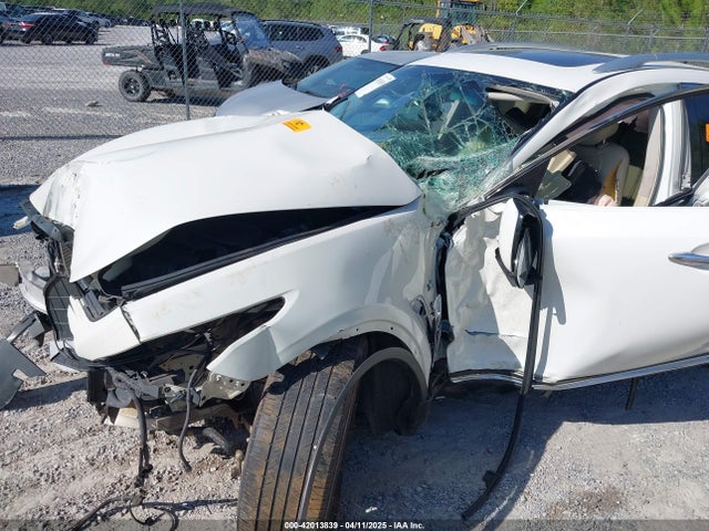 JN8CS1MU5FM381828 Infiniti QX70