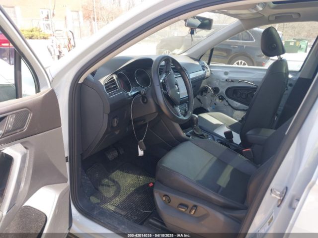 3VV2B7AXXJM168509 Volkswagen Tiguan 2.0t Se/2.0t Sel