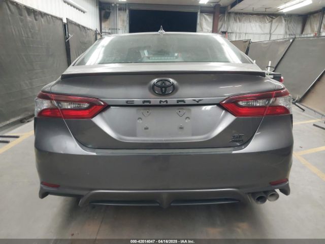 4T1G11BK9NU053940 Toyota Camry Se Awd