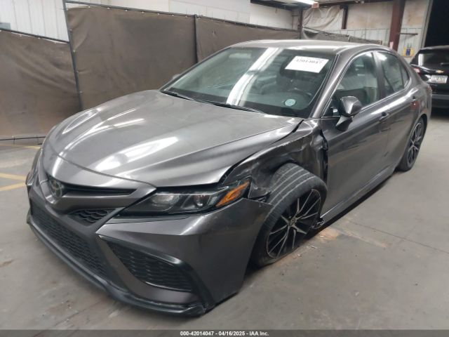 4T1G11BK9NU053940 Toyota Camry Se Awd