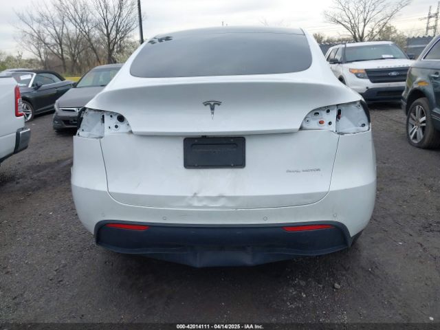 7SAYGDEE7NF389788 Tesla Model Y Long Range Dual Motor All-wheel Drive