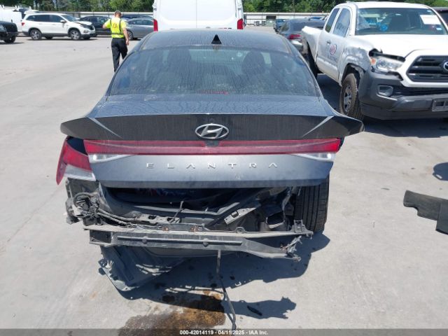 5NPLS4AG7PH111202 Hyundai ELANTRA SEL