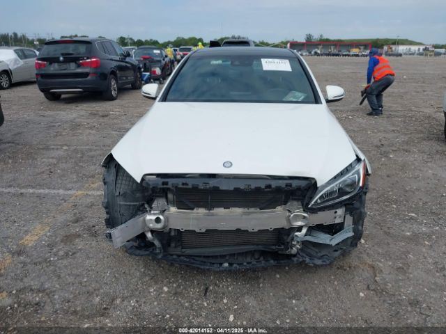 55SWF4JB5GU131922 Mercedes-Benz C 300 Luxury/sport