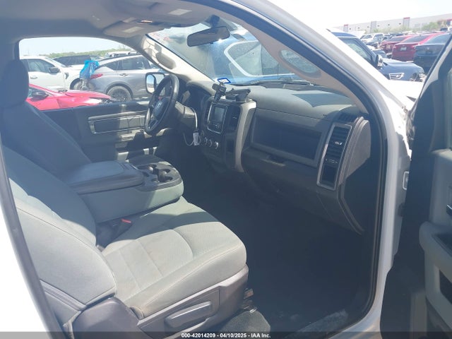3C6JR6DT0JG122573 RAM 1500 Tradesman  4x2 8' Box