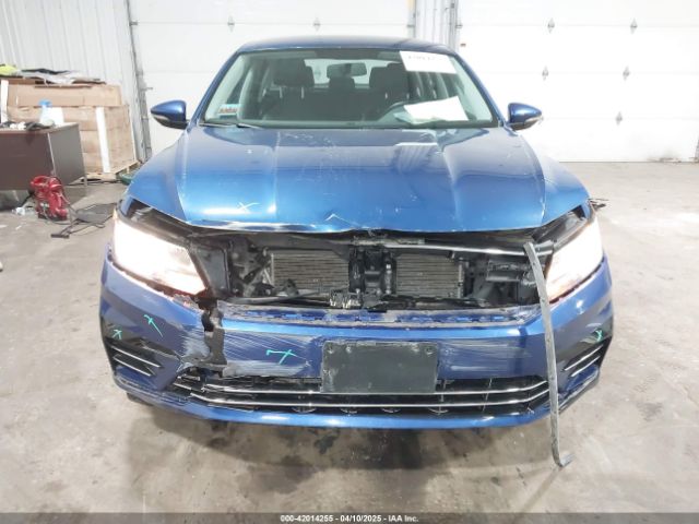 1VWDT7A32HC003788 Volkswagen Passat 1.8t R-line