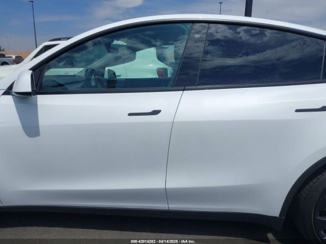 7SAYGDEF8NF407109 Tesla Model Y Performance Dual Motor All-wheel Drive