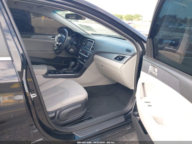 Hyundai SONATA SE 2019 5NPE24AF7KH735865 Image 5