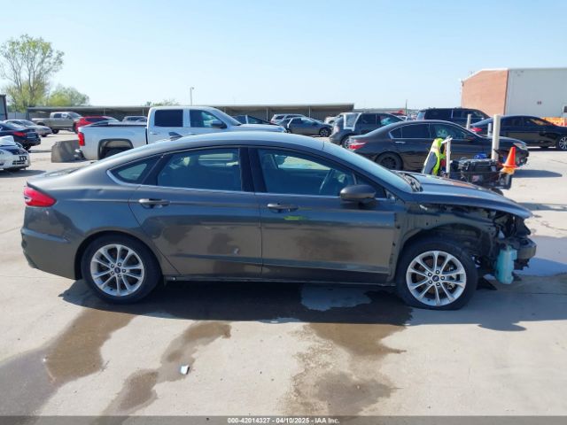 3FA6P0HD9KR198647 Ford FUSION SE