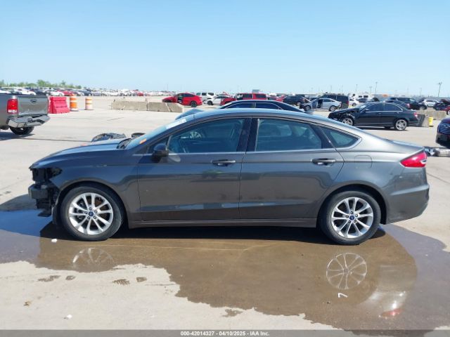 3FA6P0HD9KR198647 Ford FUSION SE