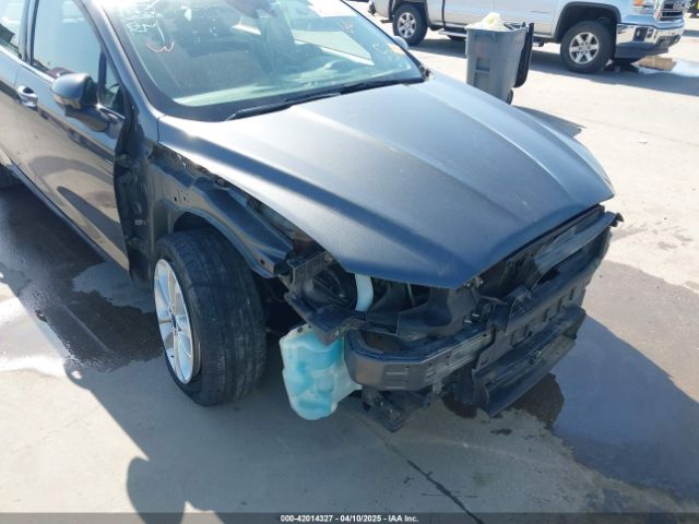 3FA6P0HD9KR198647 Ford FUSION SE