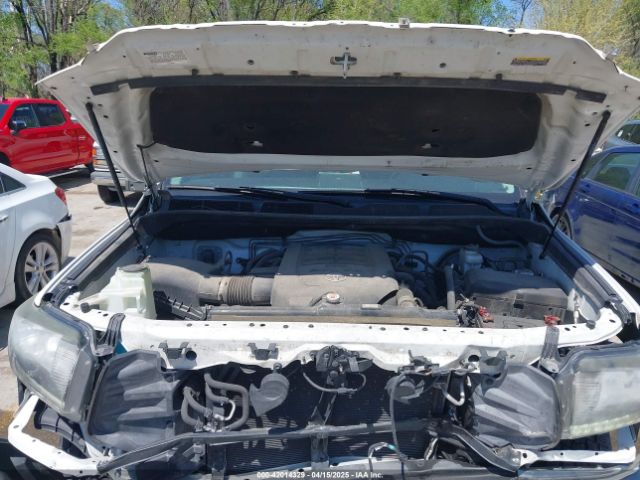5TFDW5F14JX742259 Toyota Tundra Sr5 5.7l V8