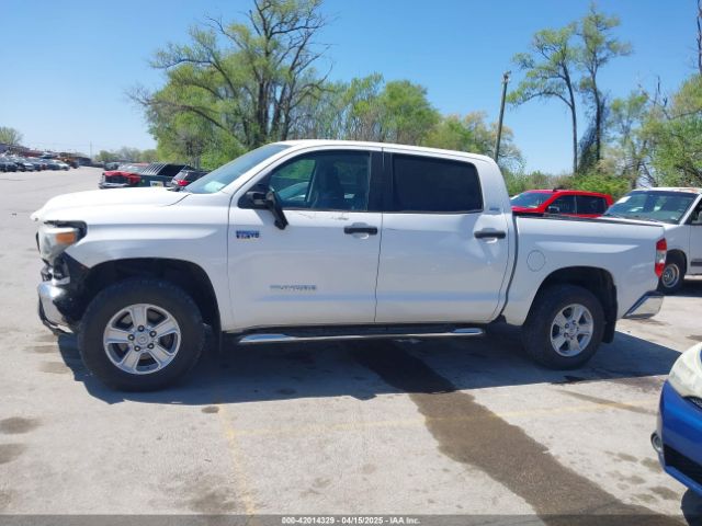 5TFDW5F14JX742259 Toyota Tundra Sr5 5.7l V8