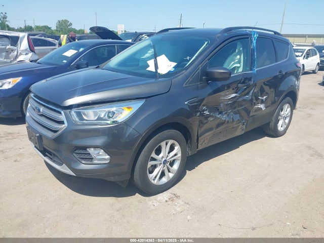 1FMCU9G9XHUE74970 Ford ESCAPE SE