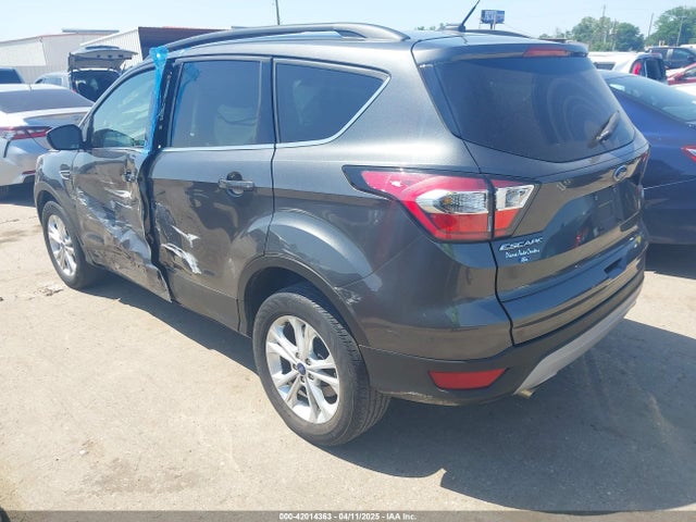 1FMCU9G9XHUE74970 Ford ESCAPE SE