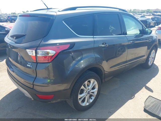 1FMCU9G9XHUE74970 Ford ESCAPE SE