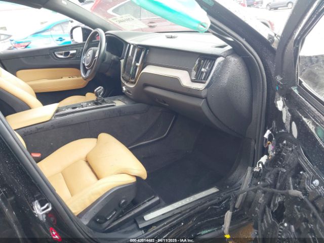 YV4102RL7J1034846 Volvo Xc60 T5 Inscription