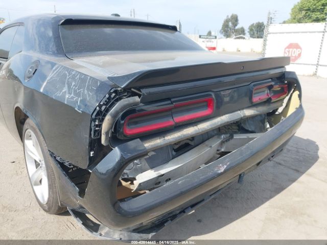 2C3CDZBT2JH138640 Dodge Challenger R/t