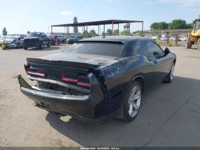 2C3CDZBT2JH138640 Dodge Challenger R/t