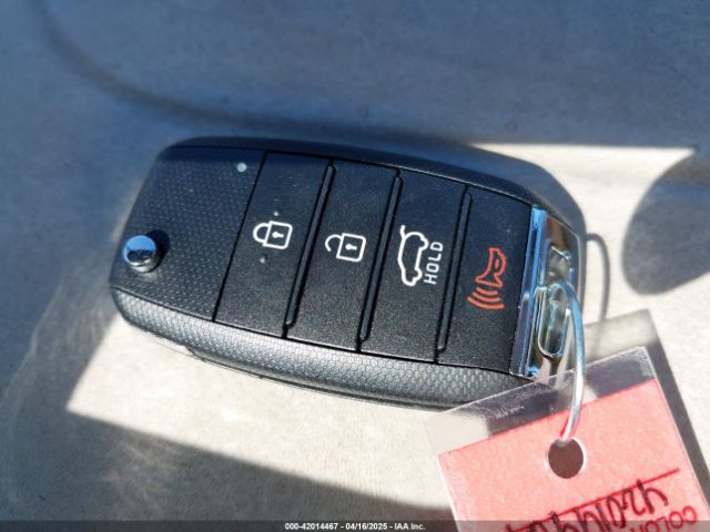KNDPMCAC4L7805735 KIA Sportage Lx