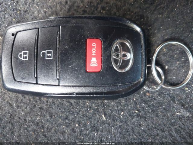 7MUCAAAG8NV037030 Toyota Corolla Cross Le