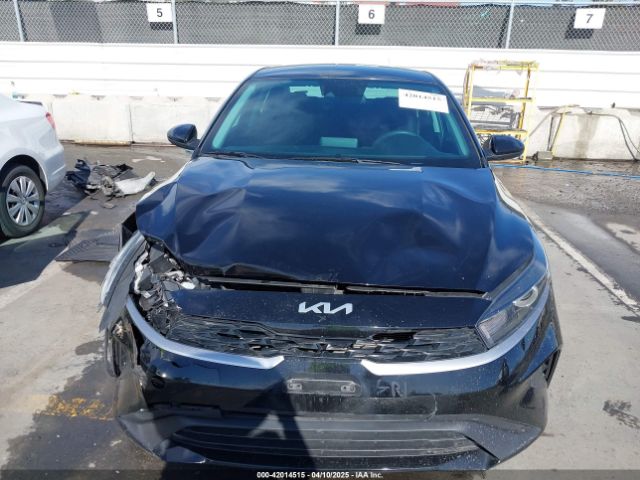 3KPF24AD8PE639869 KIA Forte Lxs