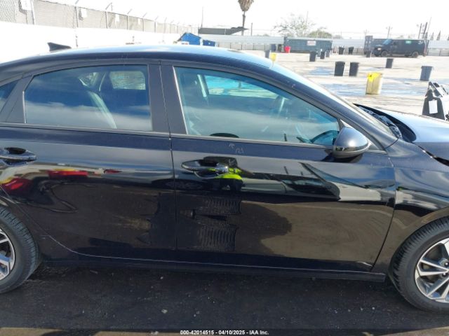 3KPF24AD8PE639869 KIA Forte Lxs