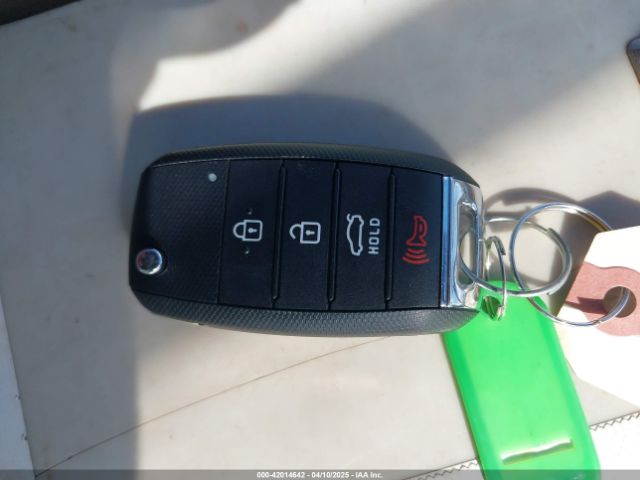 5XXGT4L3XJG251062 KIA Optima S