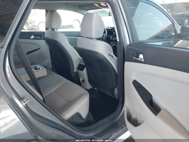 KM8J33ALXMU294670 Hyundai TUCSON SEL
