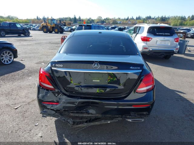 WDDZF4KB1KA522389 Mercedes-Benz E 300 4matic