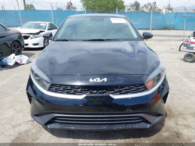 3KPF24AD3NE450379 KIA Forte Lxs